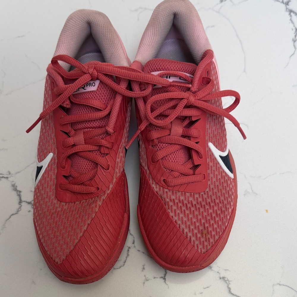 Nike Vapor shoes for tennis shoes- size 7